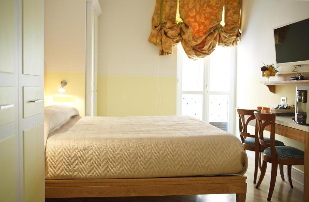 Piazza Di Spagna Prestige Petit Rome Luaran gambar